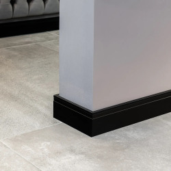 Zocalo EPS extra line negro 100mm 2.44m - 2324E - Atrim