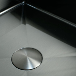 Bacha Ferrum Mola Cuadra 36cm Negro Metalizado - LC36CNM